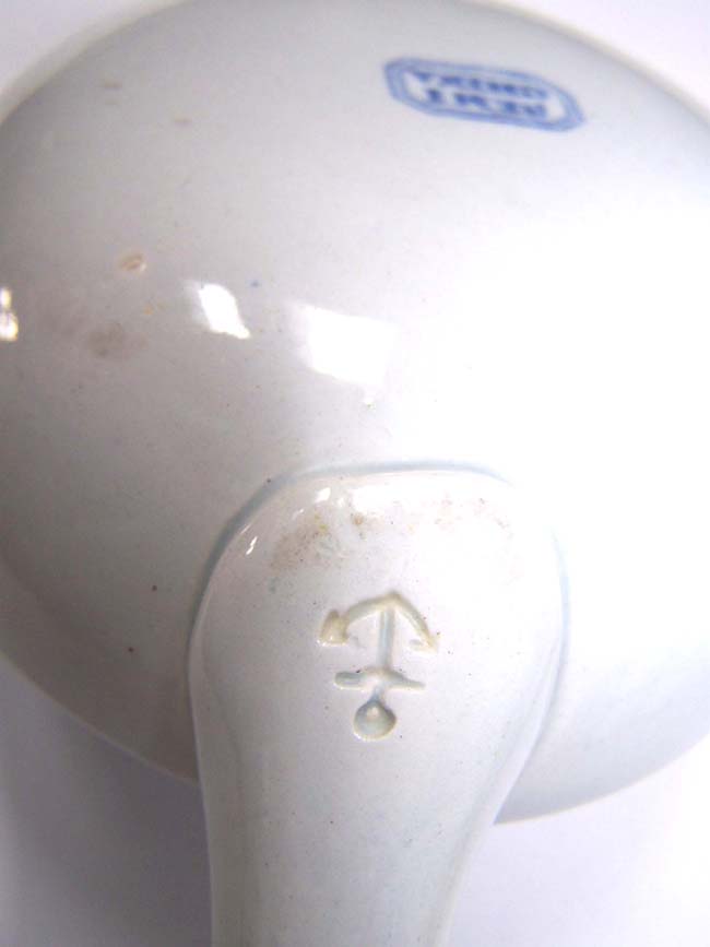 A Fine Staffordshire 'Russian Palace' Pattern Serving Ladle circa 1820 — image 4
